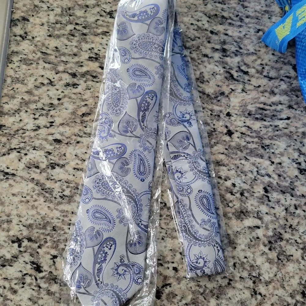 Silver/blue‎ paisley tie Tom James Mens